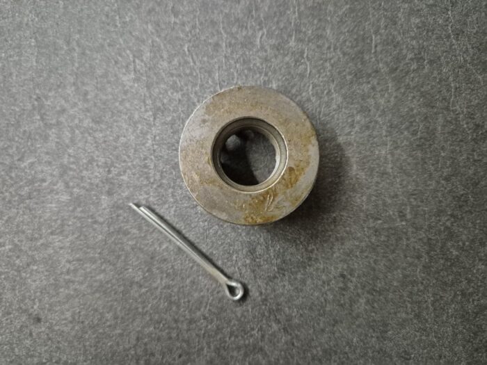Møtrik, hjulleje foraksel M18 inkl split (original Volvo), Volvo 200, 700 - Billede 2