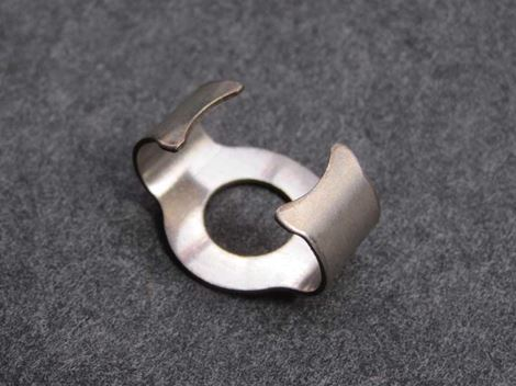 3212 Clips til bremseslange bag 3212, Volvo 240 260 850 - Billede 1