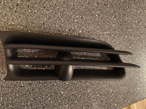gitter-209151510 gitter til tågelygte højre, volvo S70 V70 - Billede 1