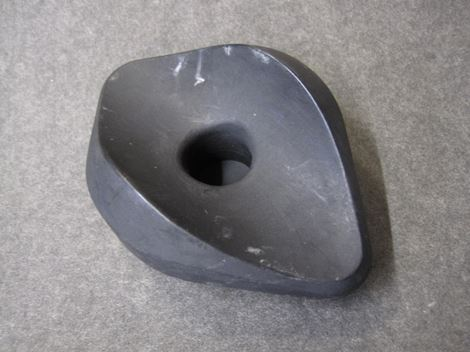 volvo-20667686 gummiholder til fjederskål nederst bag Amazon - Billede 1