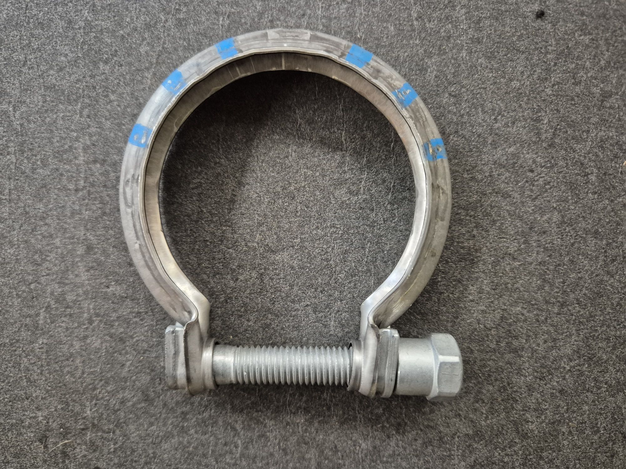 20250822_1401133013847634716049115.jpg Clamp, udstødningsrør 31422331, Volvo S60/V60/V70/S80 m.fl. - Billede 1