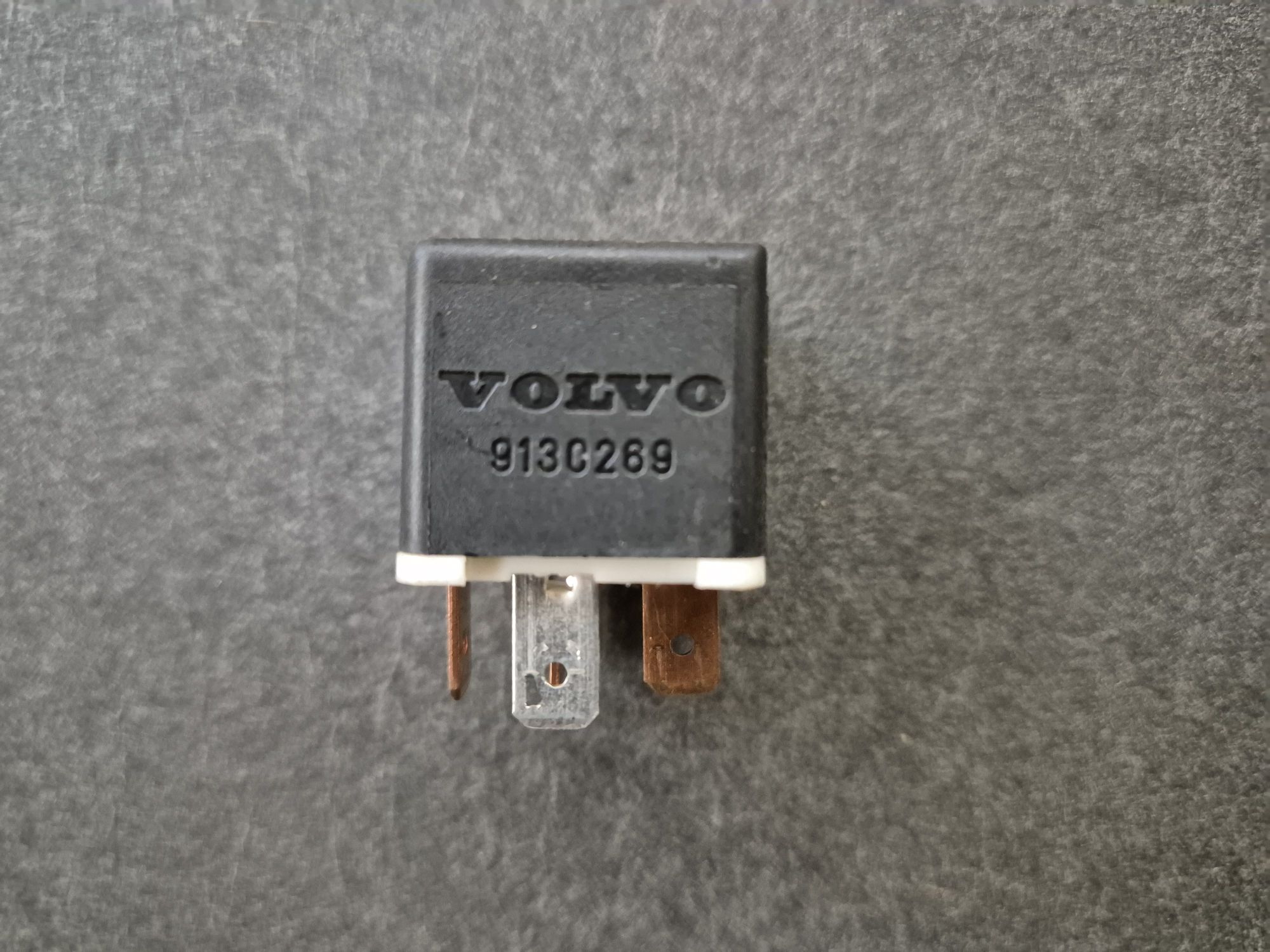 20250829_1332035300630703714284817.jpg Relæ, brugt, Volvo 850, 900, C70 (-2005), S40, V40 (-2004), S70, V70, V70XC (-2000), S90, V90 (-1998) - Billede 1