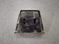 konsolholder metalplade forreste sidevange, Volvo 440 460 480 - Billede 2