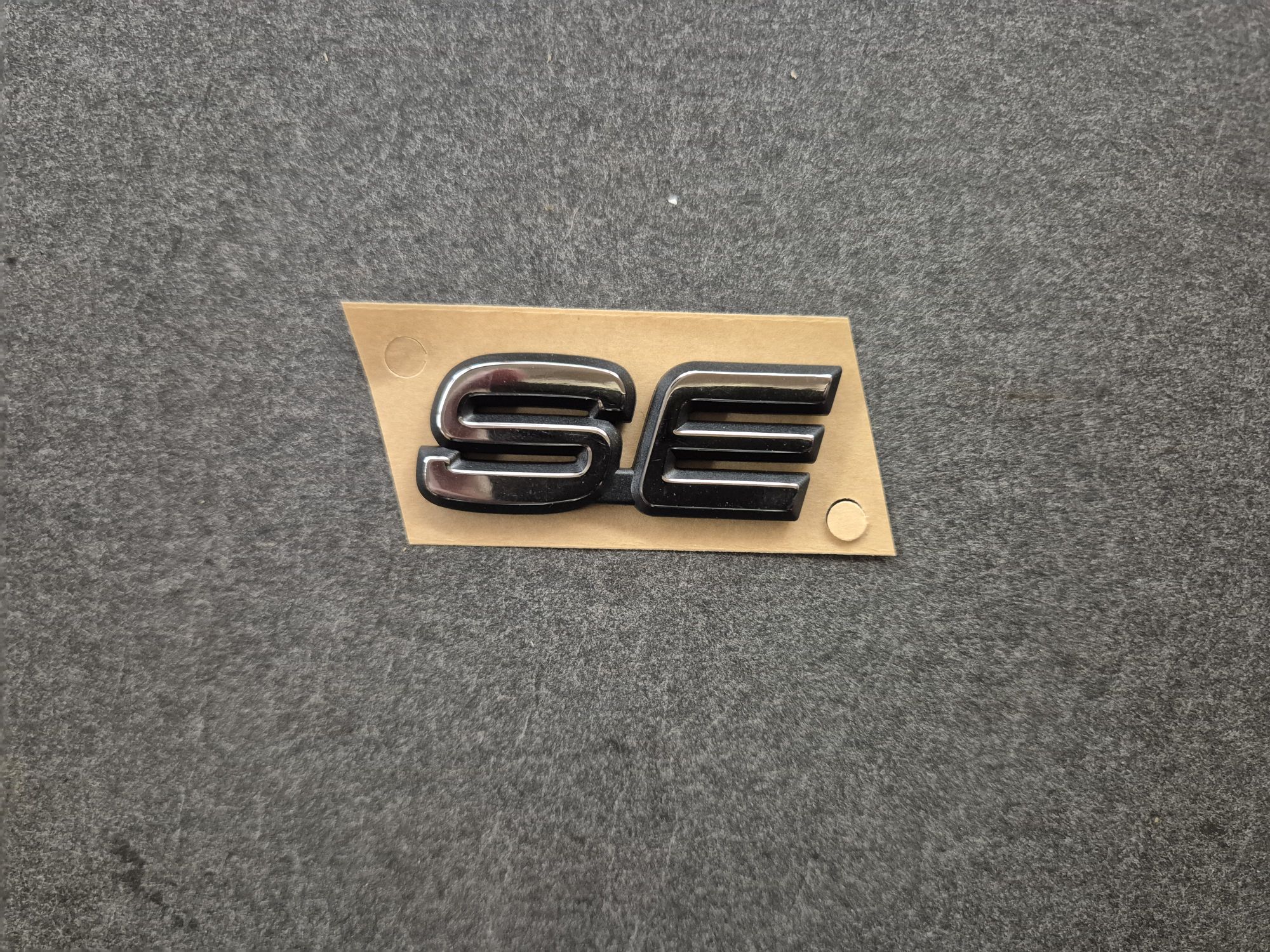 wp-1760352277946640737480417080242.jpg "SE" Emblem, Volvo 850, 900, S90, V90 (-1998) - Billede 1