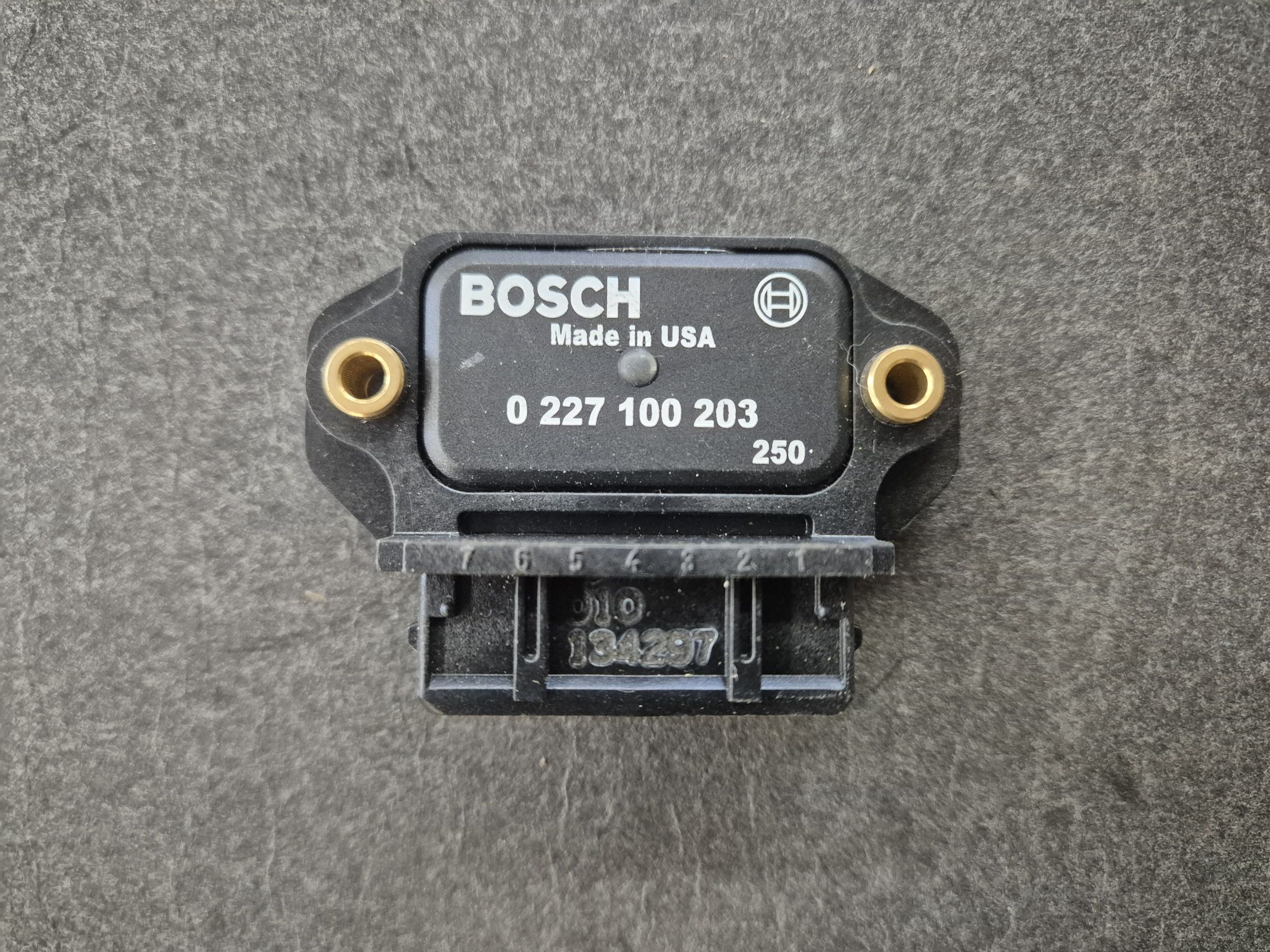 wp-1769689262709148116811999604400.jpg Tændingsmodul Volvo 200, 300, 700, OE Volvo Bosch - Billede 1