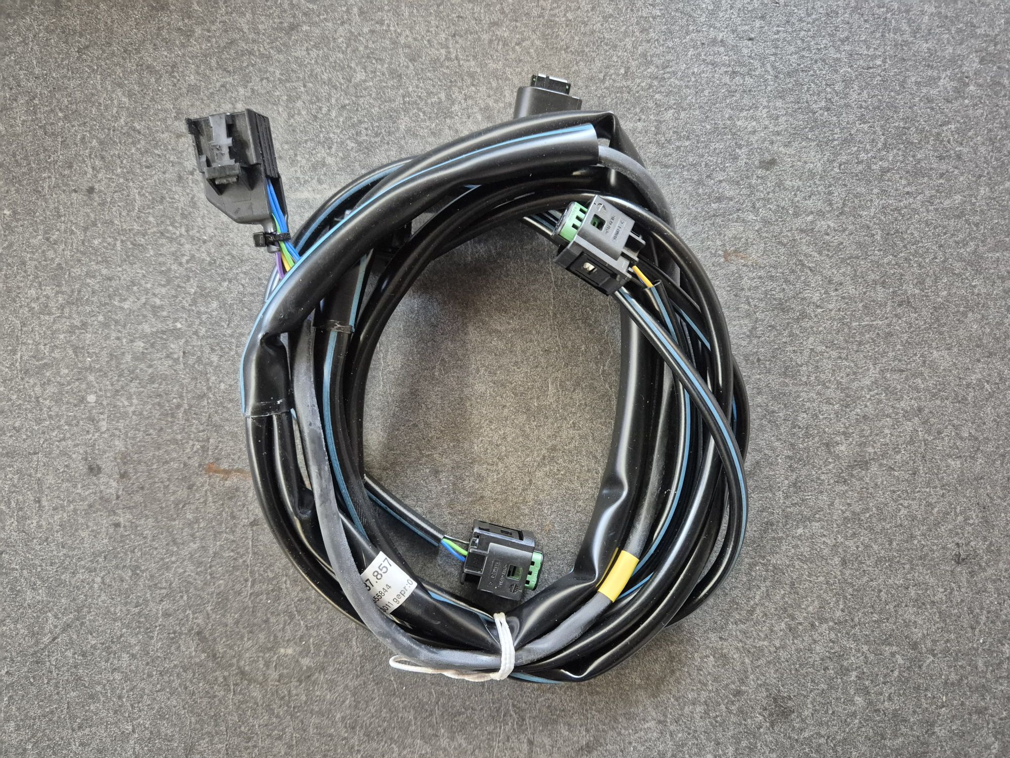 wp-17731413379416309685129562031496.jpg Ledningsnet til kamera bagkofanger, Volvo S60 05-09, V70 05-07 - Billede 1