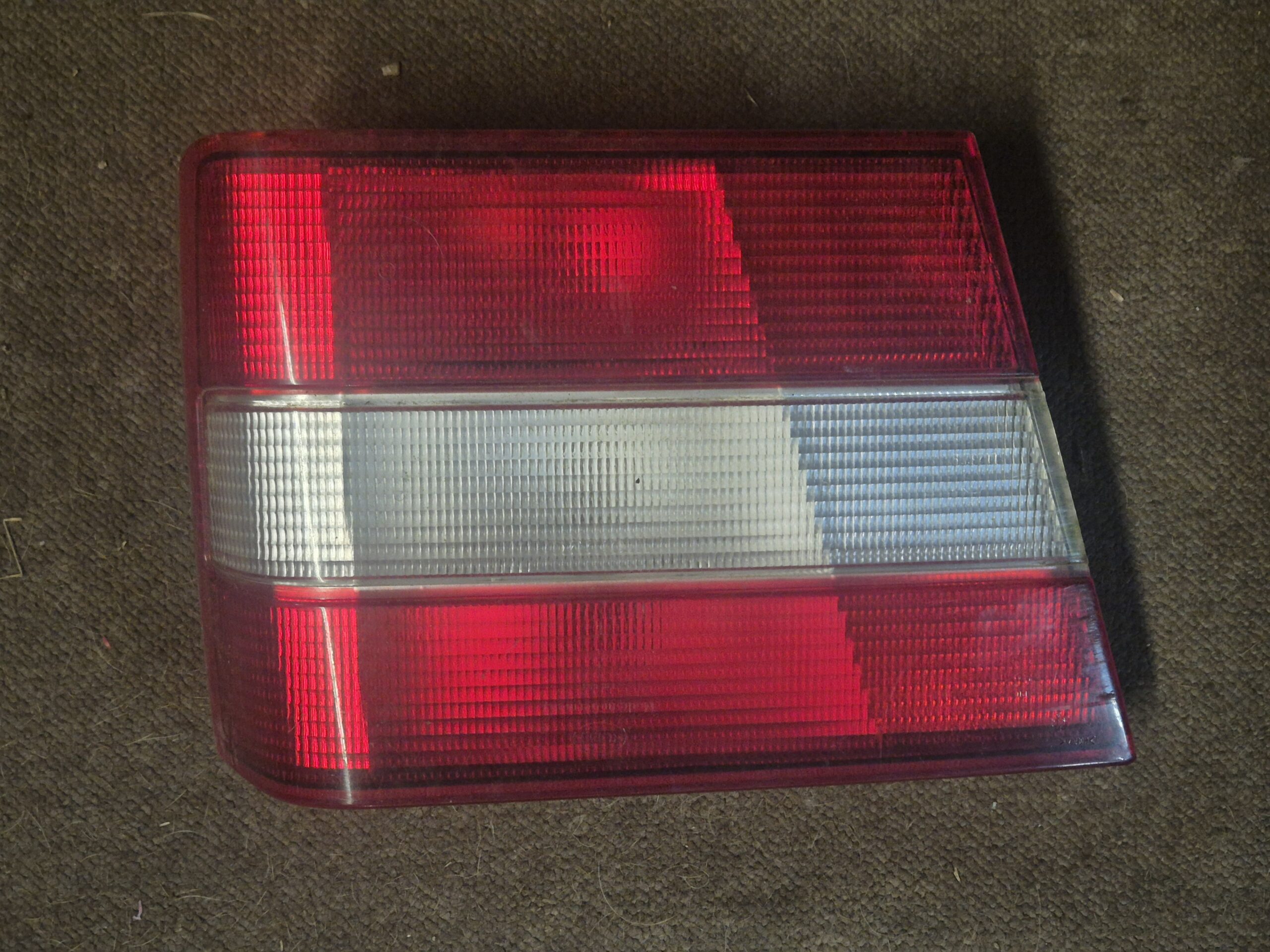 20260707_143100 Baglygte, indvendig venstre – brugt (original Volvo), Volvo 940 960 4-dørs - Billede 1